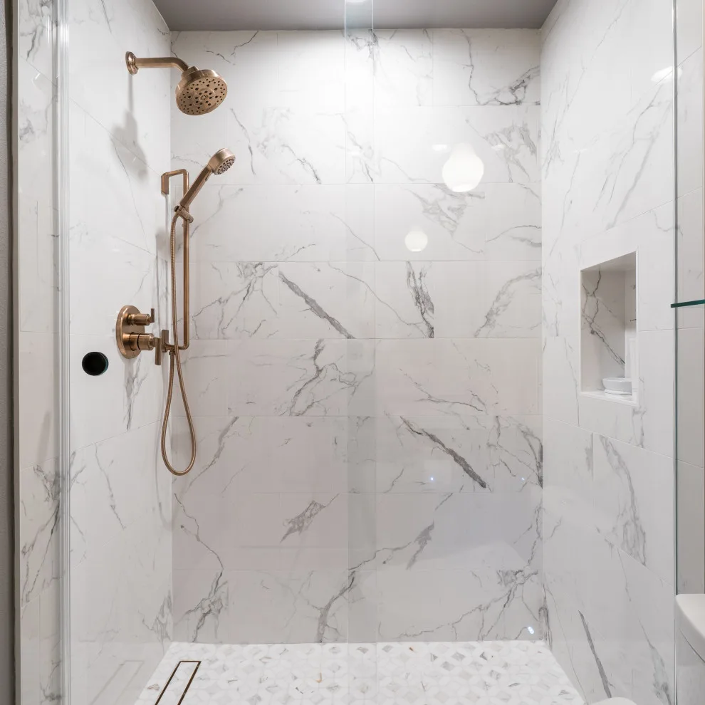 Traditional Kitchen, Pantry, Entryway, and Bathroom by Signature Designs Kitchen | Bath | Interiors - Photo 10