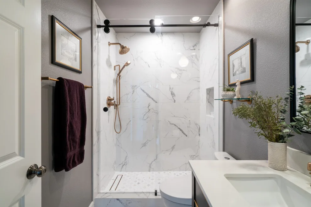 Traditional Kitchen, Pantry, Entryway, and Bathroom by Signature Designs Kitchen | Bath | Interiors - Photo 13