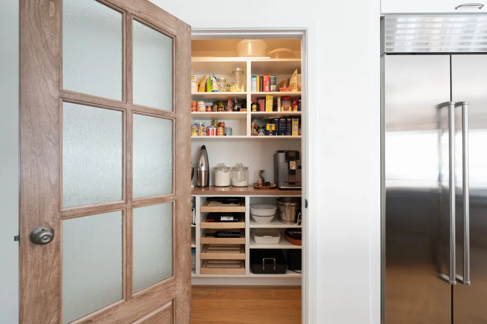 Traditional Kitchen, Pantry, Entryway, and Bathroom by Signature Designs Kitchen | Bath | Interiors - Photo 27