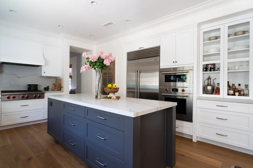 Traditional Kitchen, Pantry, Entryway, and Bathroom by Signature Designs Kitchen | Bath | Interiors - Photo 40