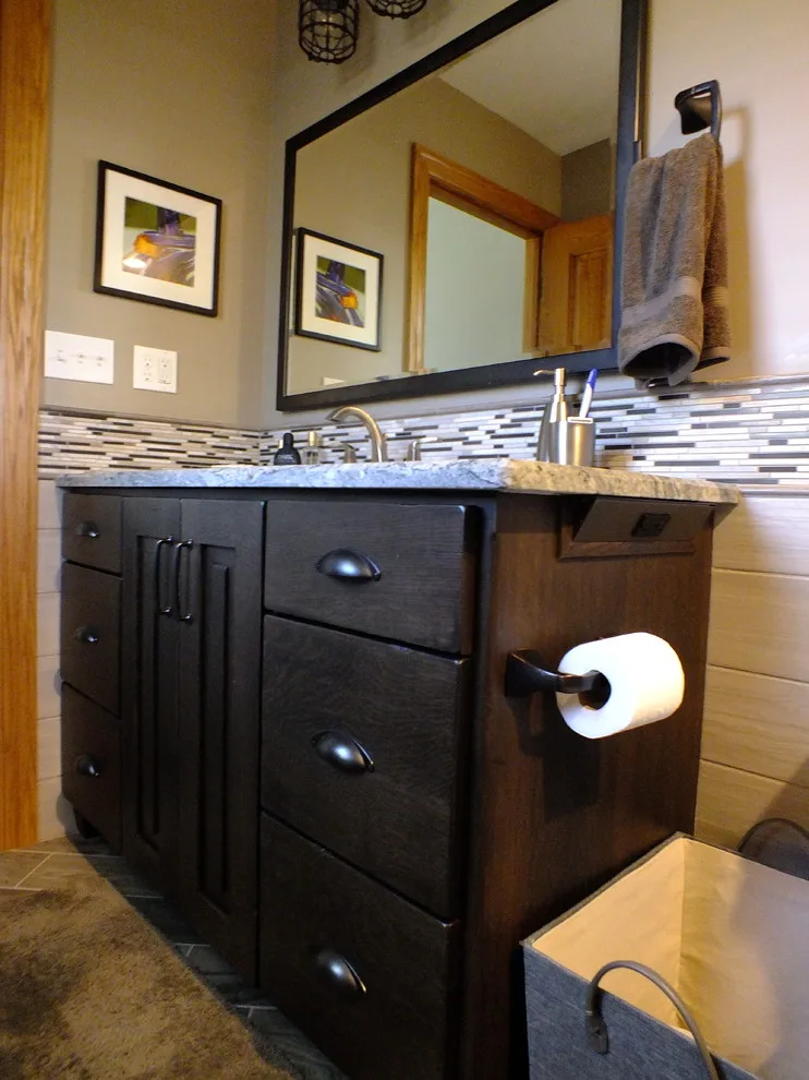 Streamlined Design Enhances Bathroom Spaciousness by Stephanie Bruntz Designs - Photo 3