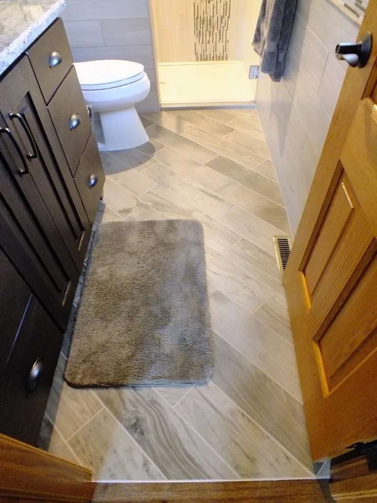 Streamlined Design Enhances Bathroom Spaciousness by Stephanie Bruntz Designs - Photo 4