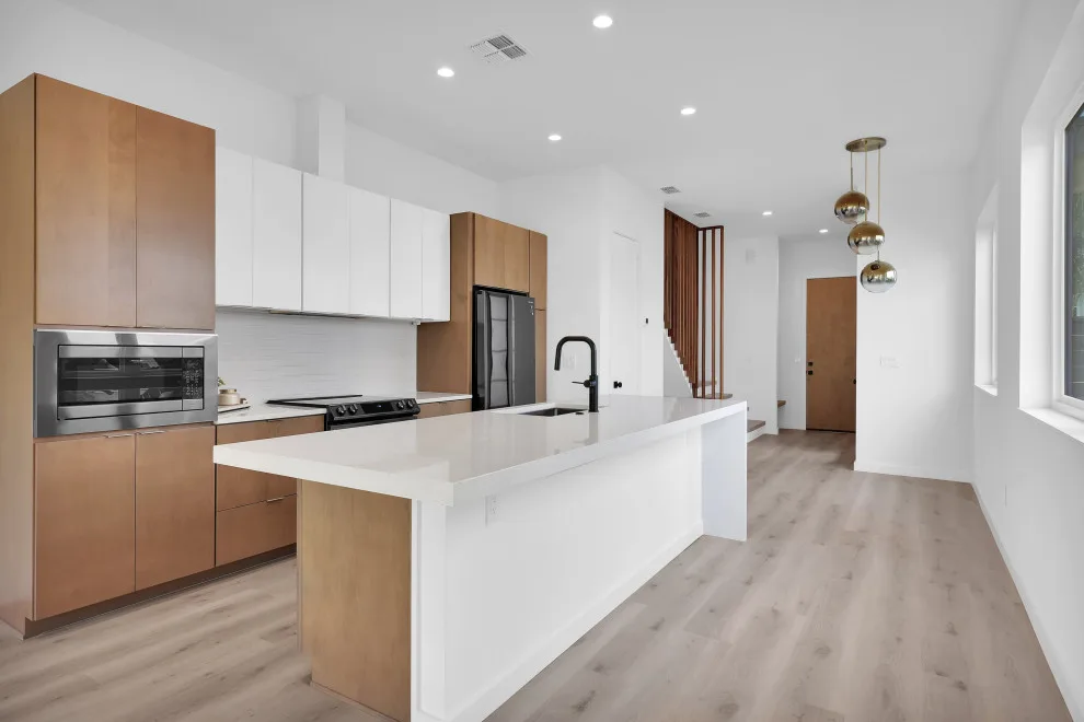 Modern Coastal - Kitchen Design by Terri Dubose by Woodsman Kitchens And Floors - Photo 5