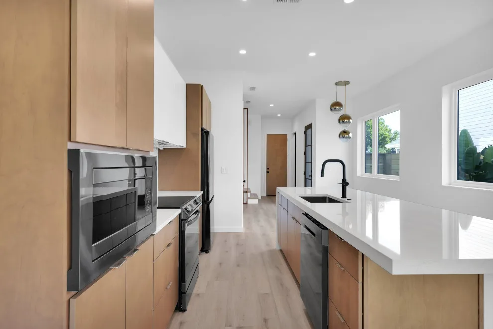 Modern Coastal - Kitchen Design by Terri Dubose by Woodsman Kitchens And Floors - Photo 19