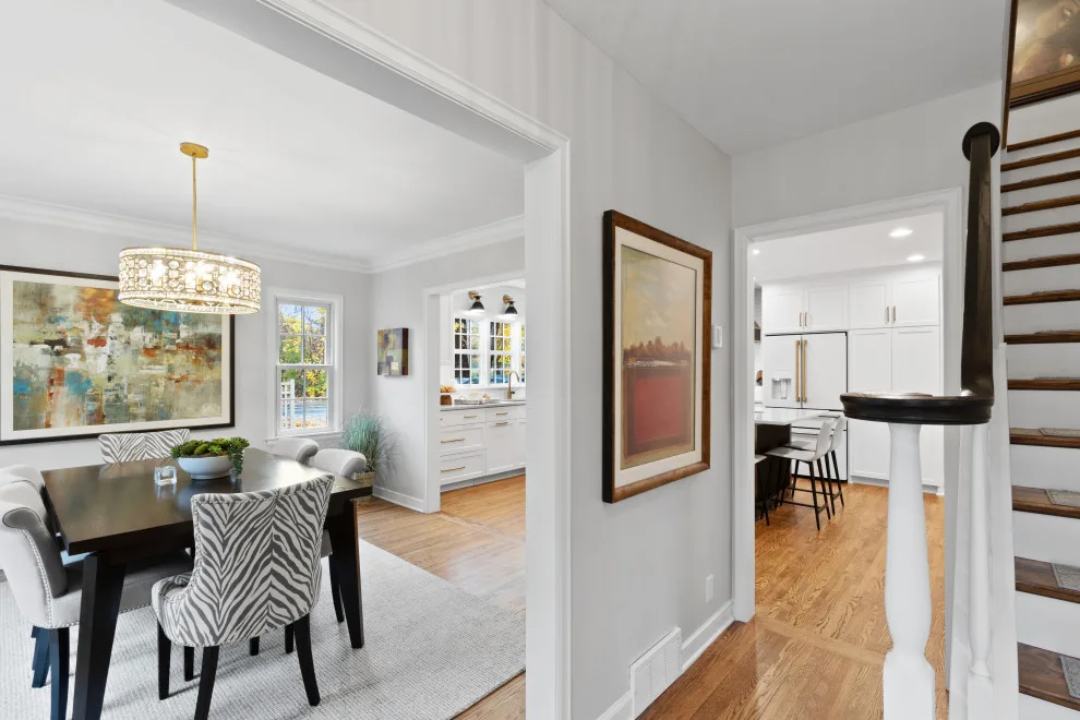 Colonial Makeover by Rebecca Ryan Design - Photo 2