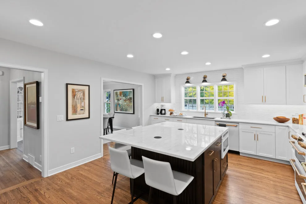 Colonial Makeover by Rebecca Ryan Design - Photo 4