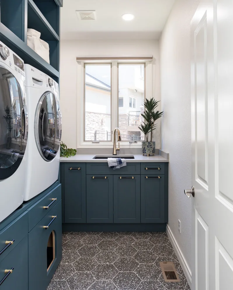 Vibrant Laundry Space by Signature Designs Kitchen | Bath | Interiors - Photo 5