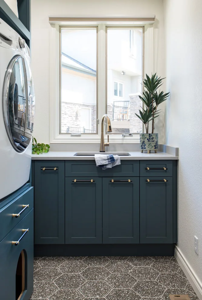 Vibrant Laundry Space by Signature Designs Kitchen | Bath | Interiors - Photo 10