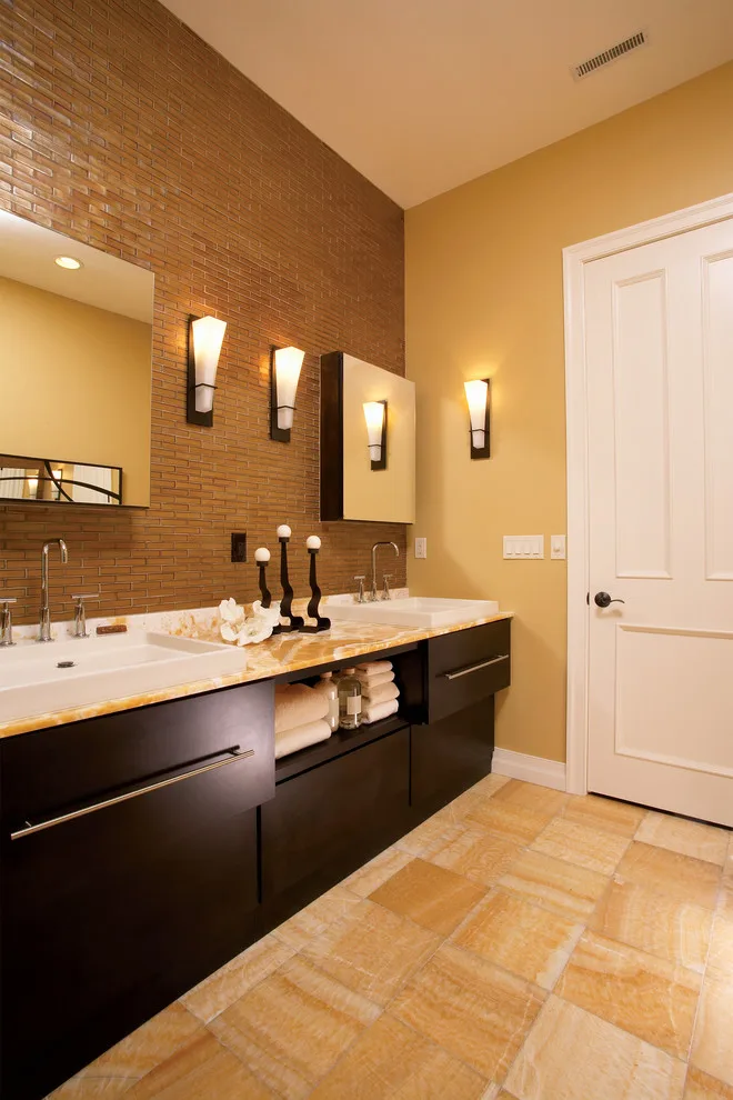 Lakeside Condominium by Woodharbor Design Showroom - Photo 2