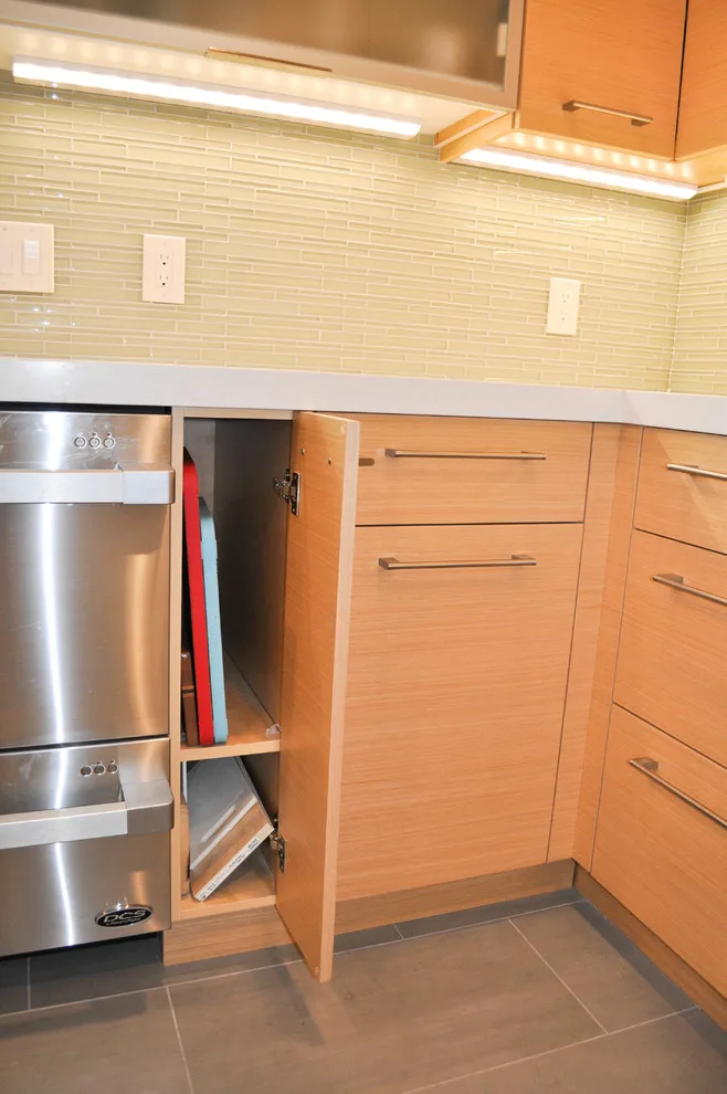 Connecticut Rif Contemporary White Oak Kitchen by Kitchen Inspiration Inc. - Photo 10