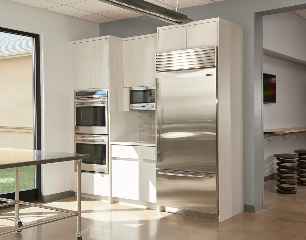 Modern Business by Sweetbriar Cabinetry & Design, Inc - Photo 2