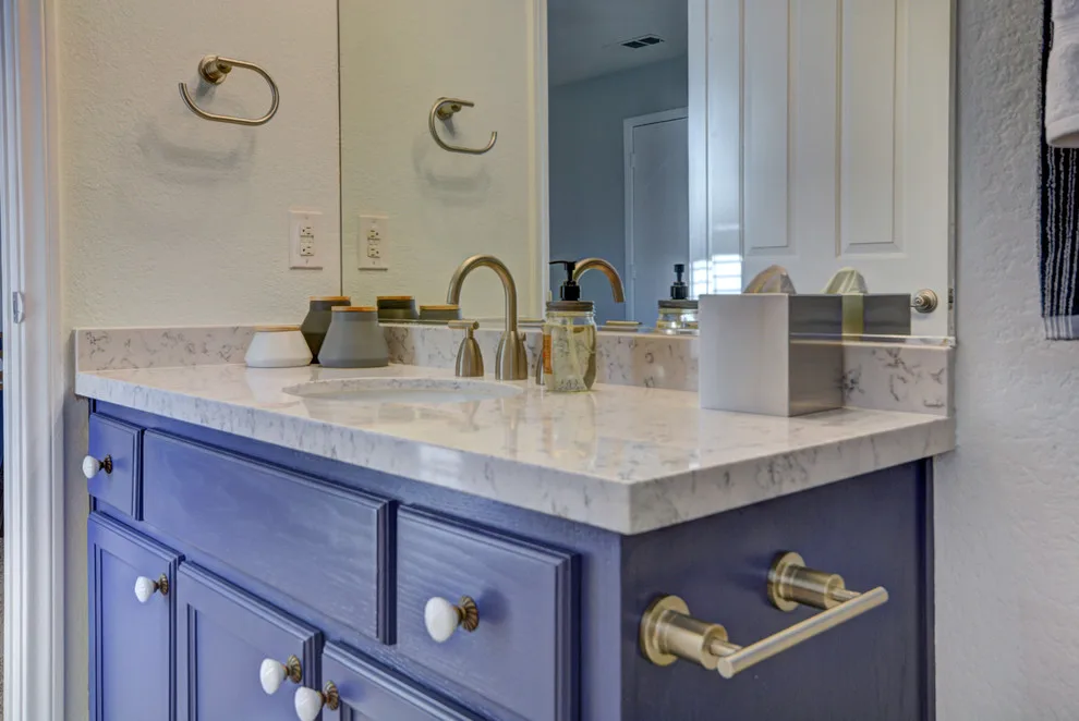 Modern Jack and Jill Bathroom in Green Valley by Las Vegas Remodel & Construction - Photo 4