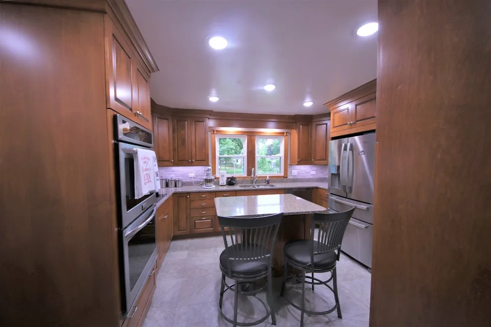 Comfortable Sleek Designs by Distinctive Designs For Kitchens And Baths - Photo 4