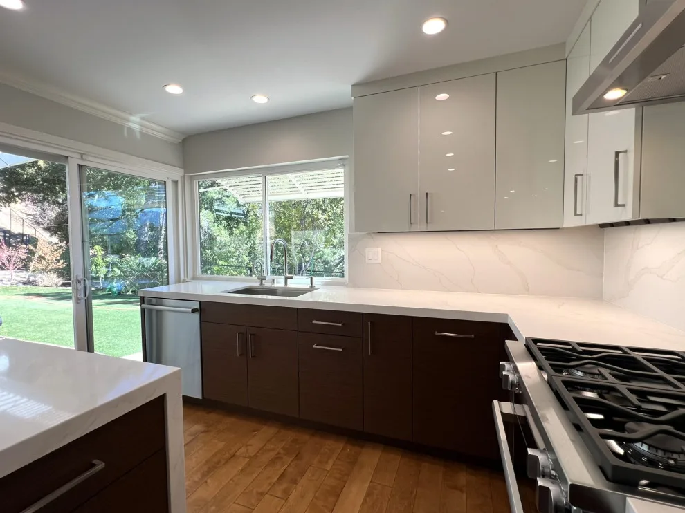 Crestview Contemporary Kitchen by Kitchen Inspiration Inc. - Photo 5