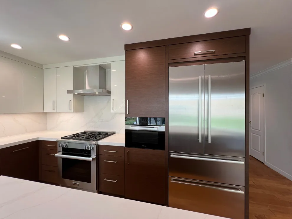 Crestview Contemporary Kitchen by Kitchen Inspiration Inc. - Photo 10
