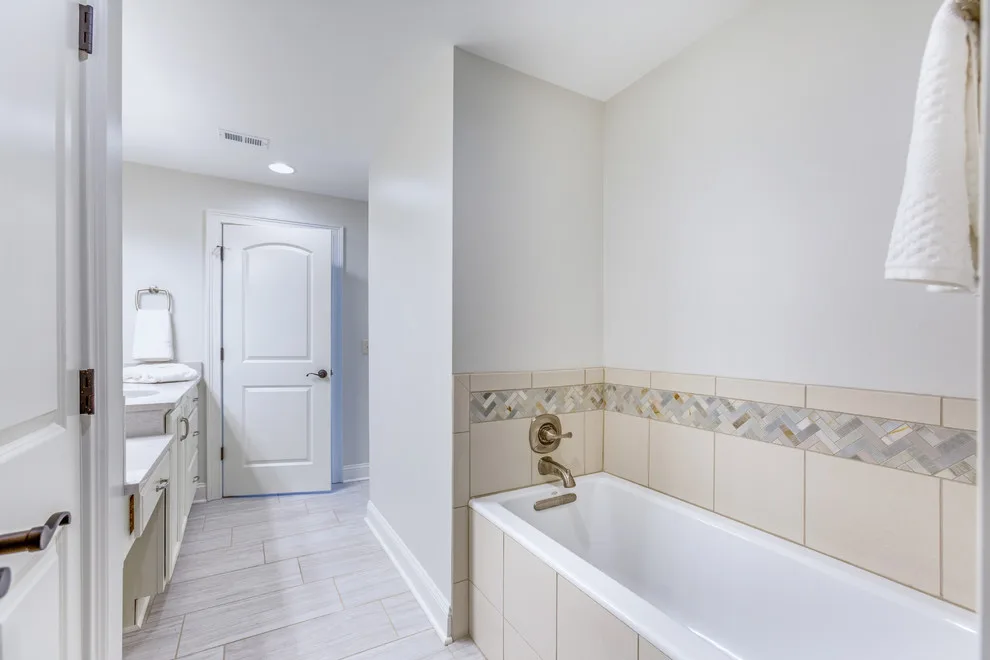 Regal Heights Condominium by Highland Design+Build - Photo 7