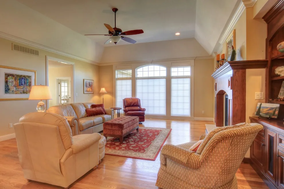 Premier Homes Of Illinois, Inc - Photo 2