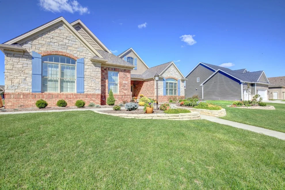 Tilted Home by Premier Homes Of Illinois, Inc - Photo 11