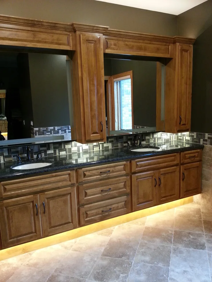 Classic Bathroom - Tailored Cabinetry by Precision Enterprises, Inc. - Photo 3