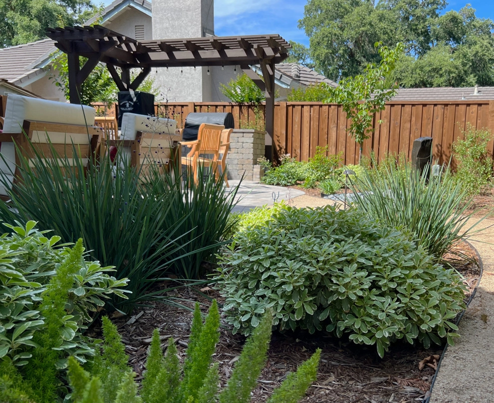 LAGUNA LAKE by CFLD Landscape Design - Photo 5