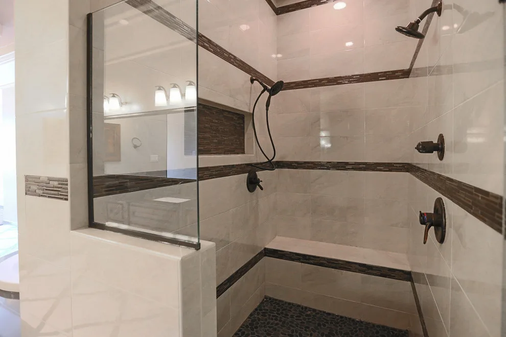 Restrooms by Bella Vista Custom Homes, Inc. - Photo 12