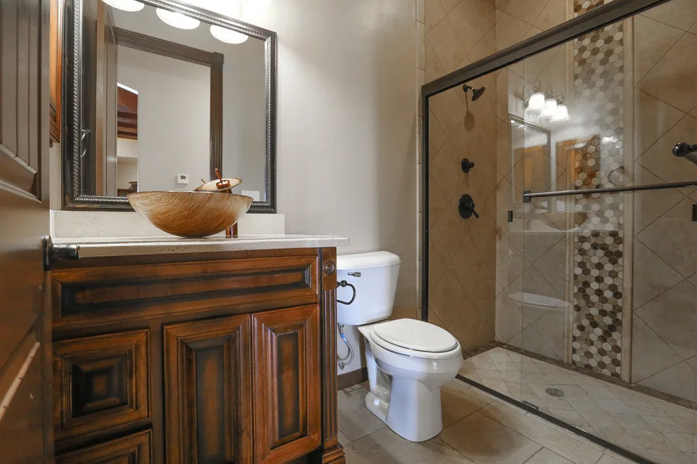 Restrooms by Bella Vista Custom Homes, Inc. - Photo 2