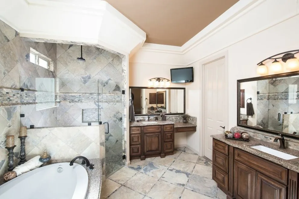 Bella Vista Custom Homes, Inc. - Photo 11