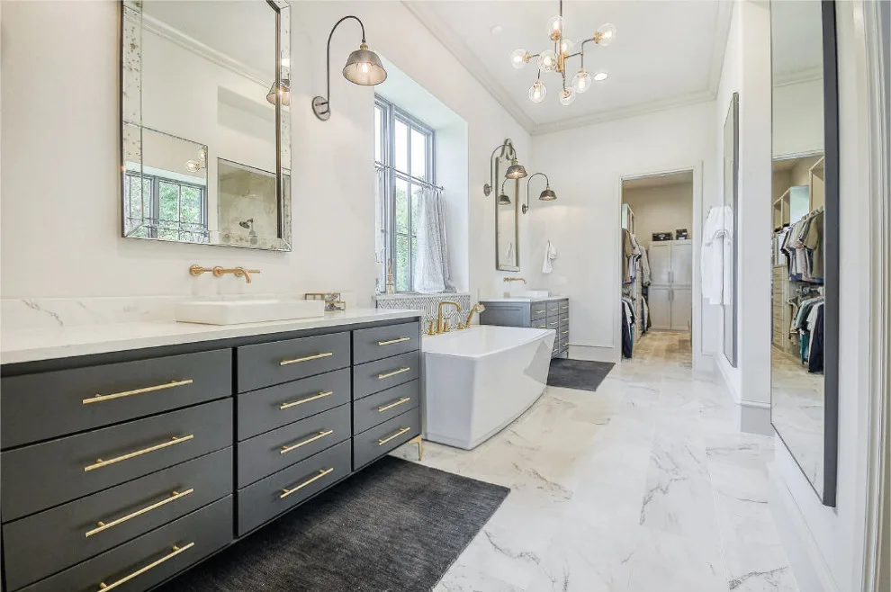 Restrooms by Byrd Building - Photo 19
