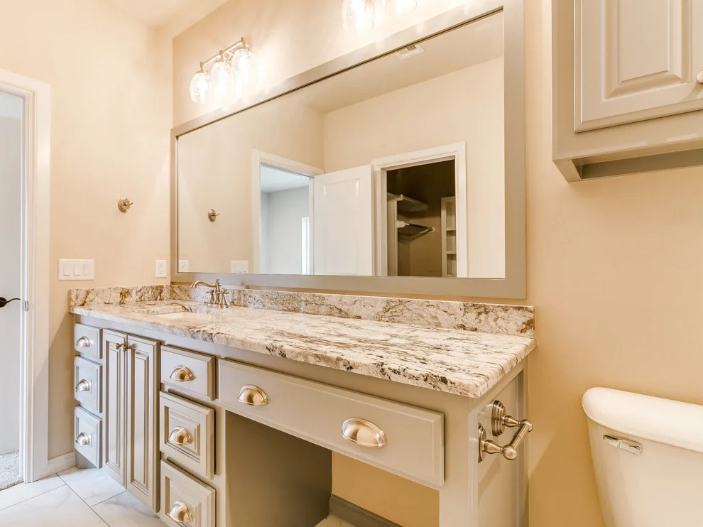 Restrooms by Byrd Building - Photo 31
