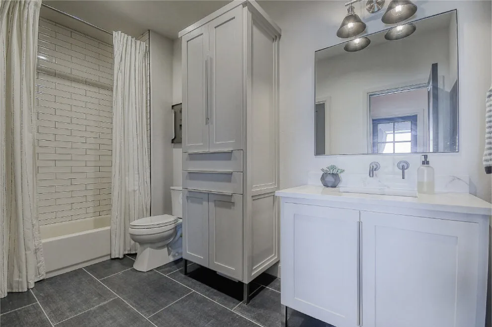 Restrooms by Byrd Building - Photo 36