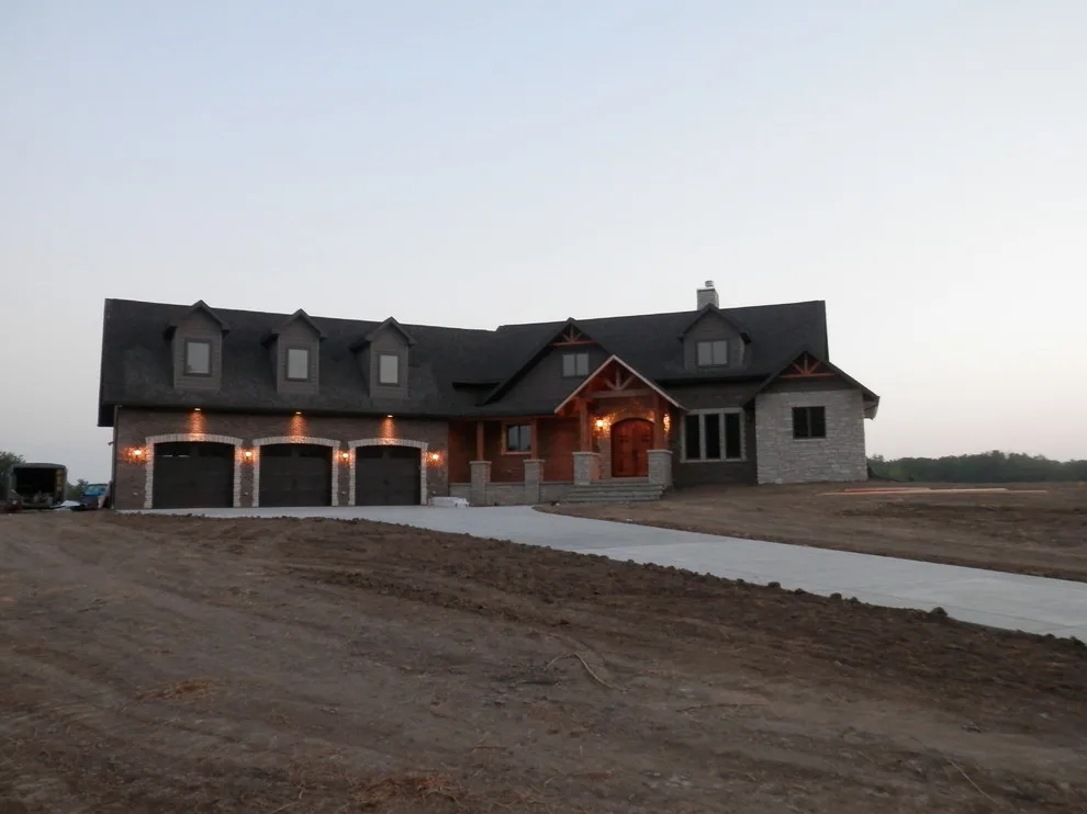 Bloomington: Tailored Rustic/Transitional Residence by BJ Armstrong Custom Homes - Photo 5