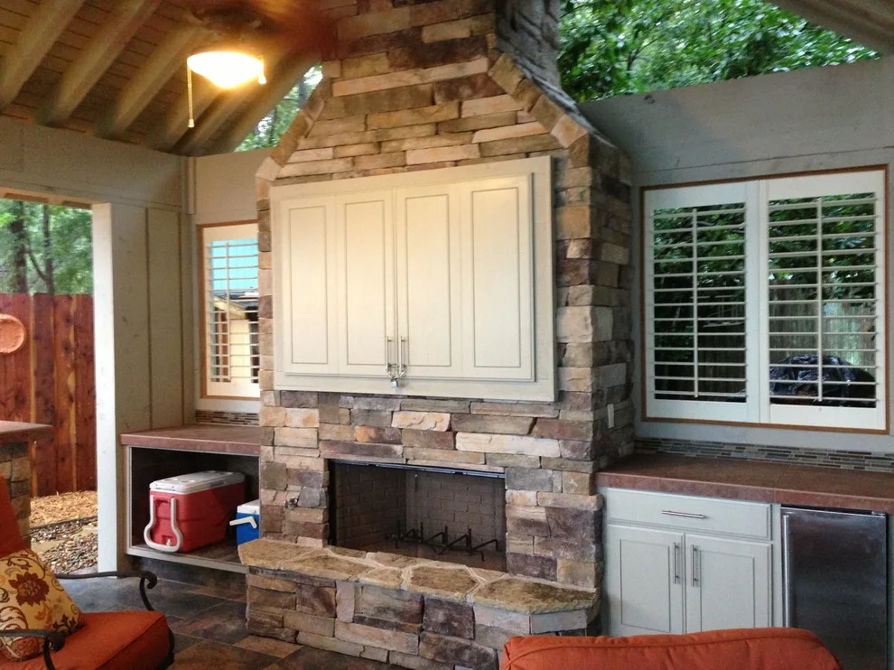 Bridget Lane Al Fresco Kitchen by Hughes Design And Construction, Inc. - Photo 11
