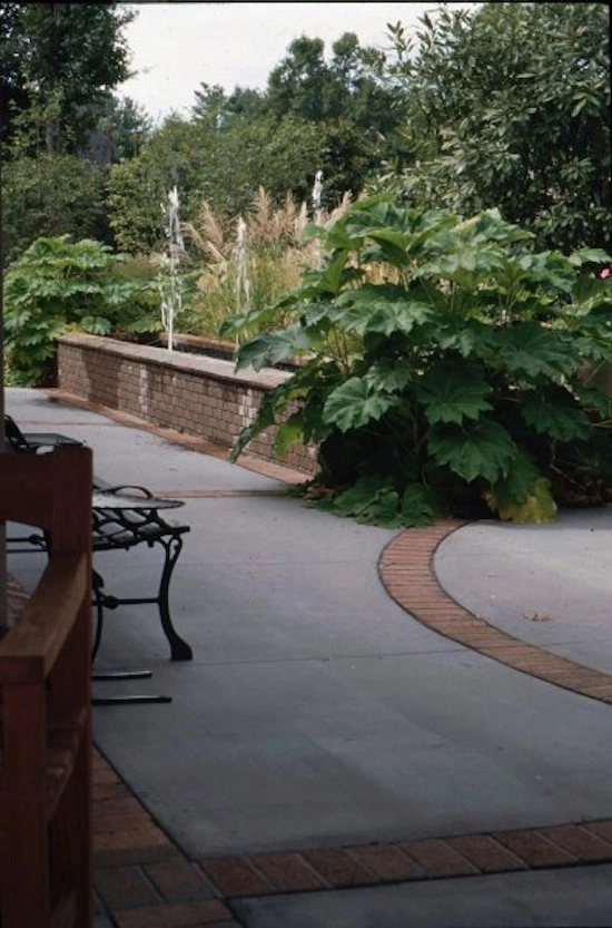 Entry Courtyard by Charles Godfrey Landscape Architects, Inc. - Photo 2