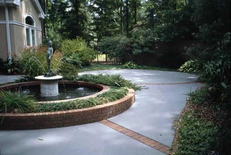 Entry Courtyard by Charles Godfrey Landscape Architects, Inc. - Photo 4