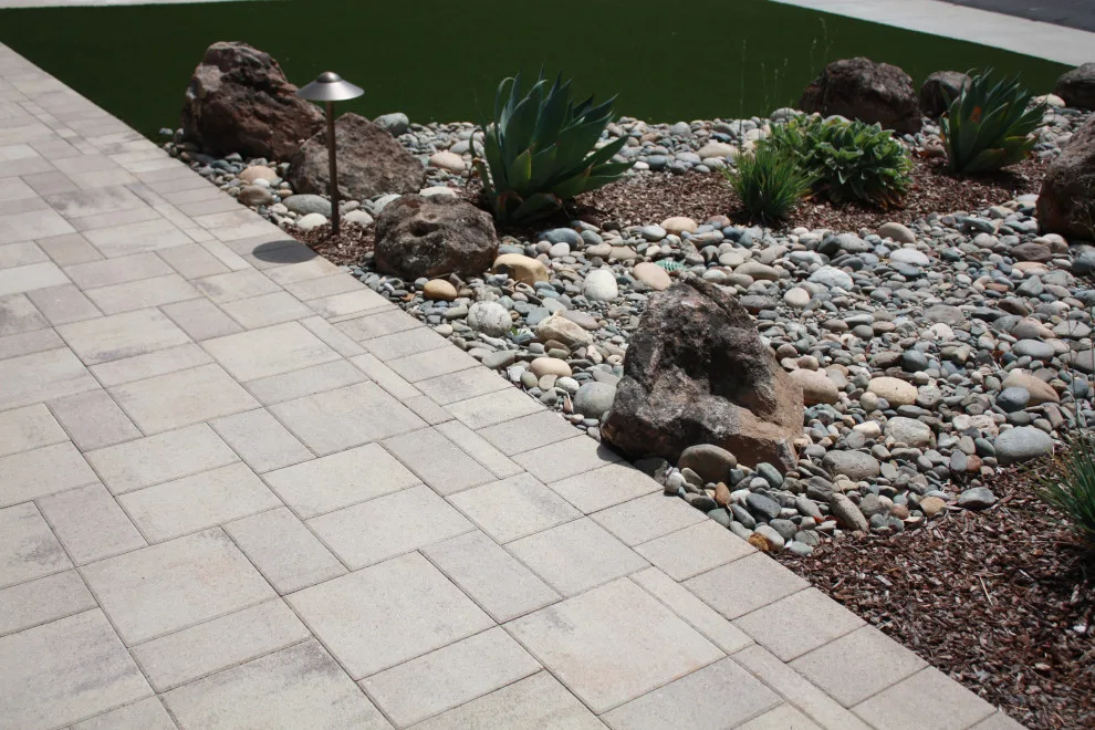Timeless Tranquil Front Garden by Traina Thought Landscapes - Photo 3