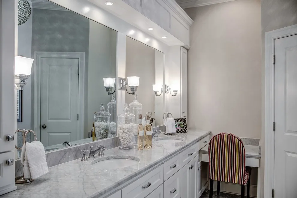 Timeless Transitional Bespoke Residence by M & R Sarver Construction - Photo 16