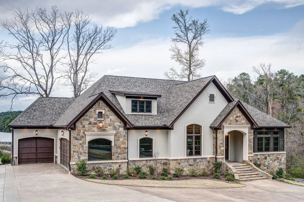 Timeless Transitional Bespoke Residence by M & R Sarver Construction - Photo 9