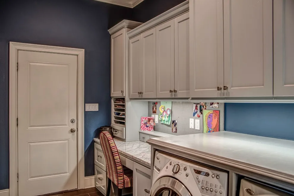 Timeless Transitional Bespoke Residence by M & R Sarver Construction - Photo 3