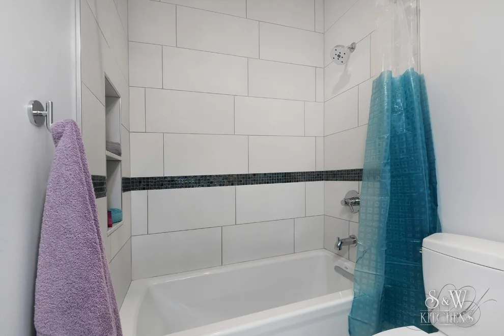 Modern Children's Jack & Jill Bathroom by Sarah Kraus Bartelson - S&W Kitchens - Photo 4