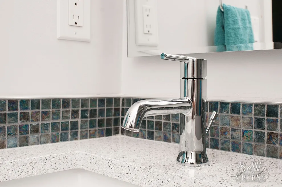 Modern Children's Jack & Jill Bathroom by Sarah Kraus Bartelson - S&W Kitchens - Photo 8