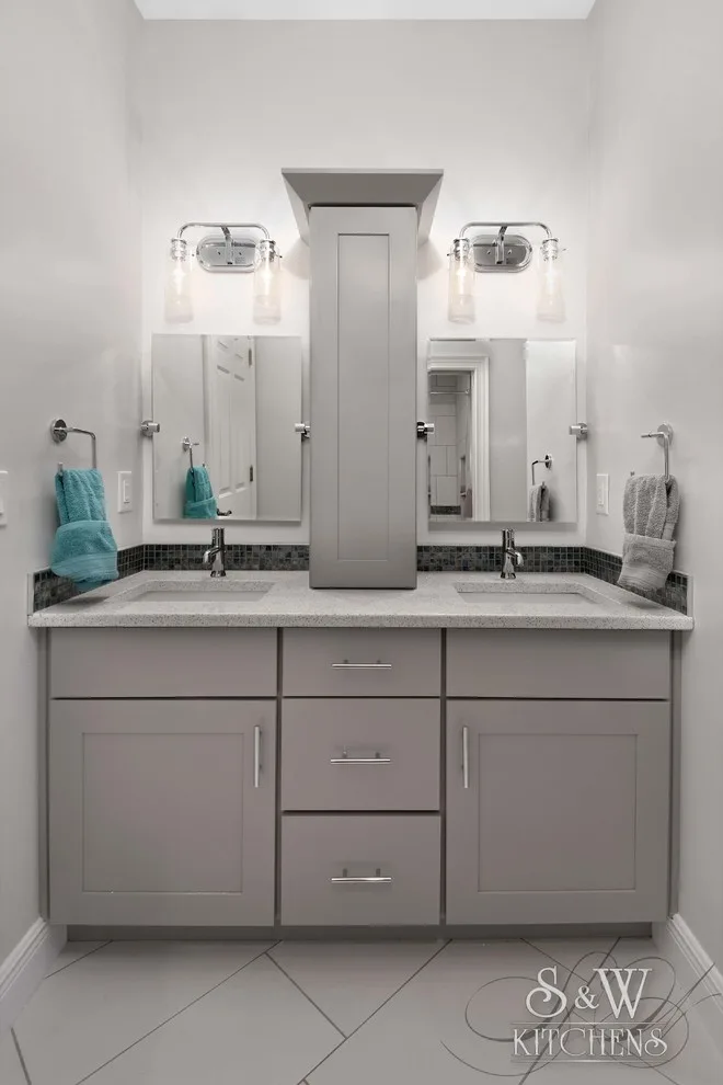 Modern Children's Jack & Jill Bathroom by Sarah Kraus Bartelson - S&W Kitchens - Photo 2