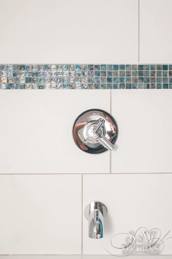 Modern Children's Jack & Jill Bathroom by Sarah Kraus Bartelson - S&W Kitchens - Photo 7