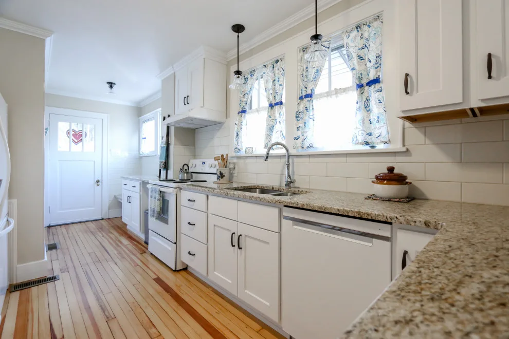 Comfortable Artisan by Hellings & Neal Design-Build - Photo 3