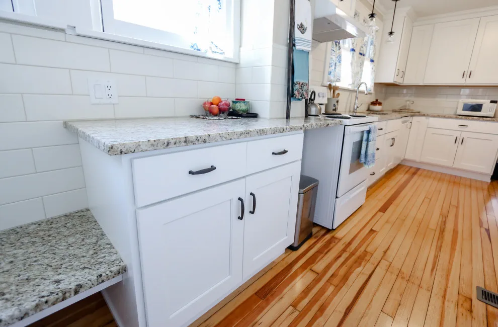 Comfortable Artisan by Hellings & Neal Design-Build - Photo 2