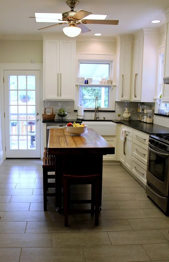 Shreveport Rustic Kitchen by Jackson Construction, Inc. - Photo 10