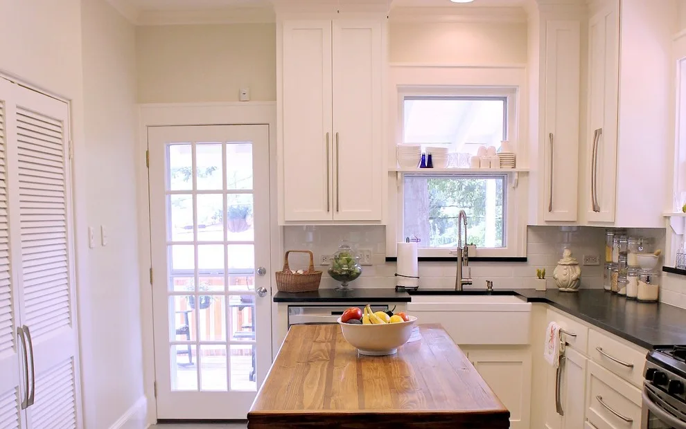 Shreveport Rustic Kitchen by Jackson Construction, Inc. - Photo 4