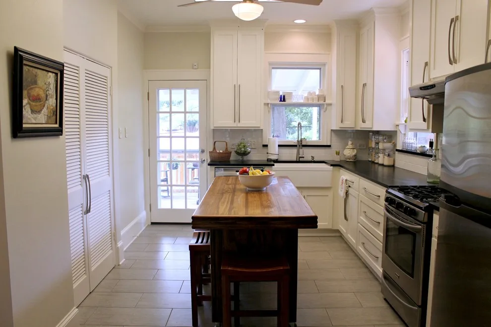 Shreveport Rustic Kitchen by Jackson Construction, Inc. - Photo 3