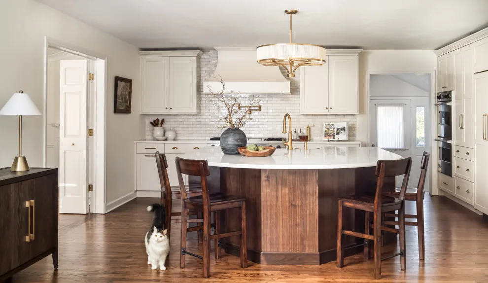 Curved Isle Kitchen by Dana King Design Build Remodeling - Photo 2