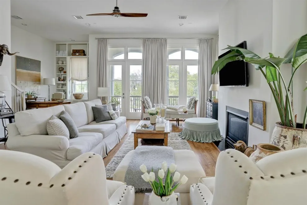 Bespoke Home Interior Design Inspirations by JoJo Wong Design And Build - Photo 9