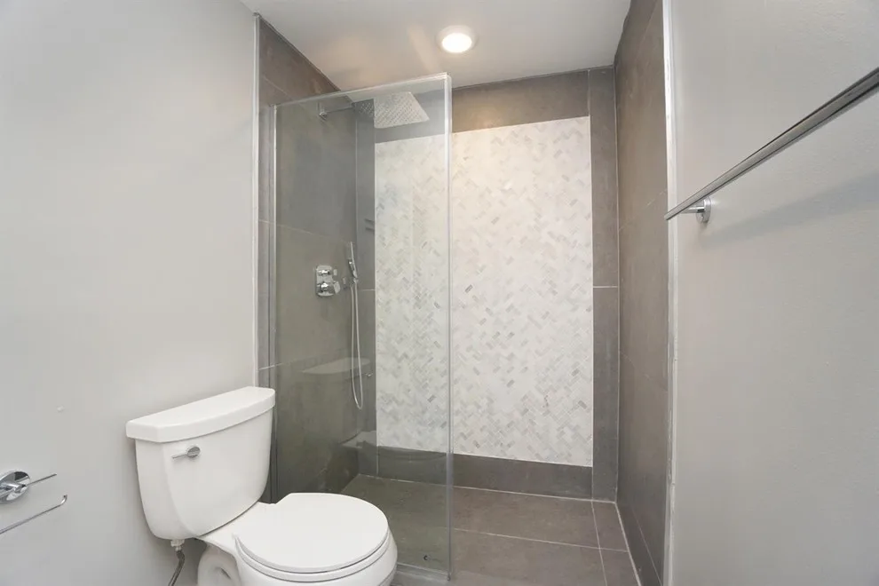Edgecliff Exclusive Homes by Omg LLC. - Photo 7